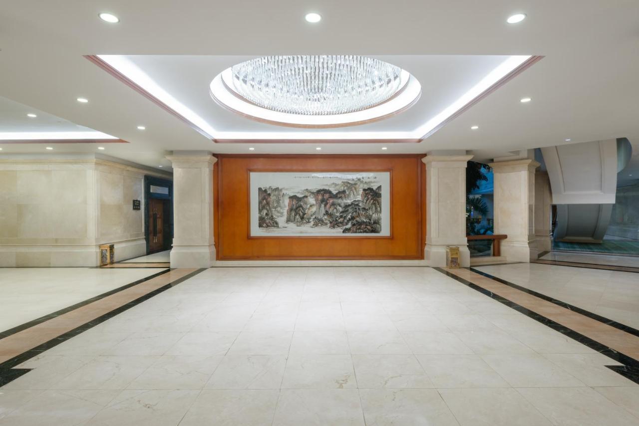 Crowne Plaza Zhanjiang Kang Yi, An Ihg Hotel Exterior photo
